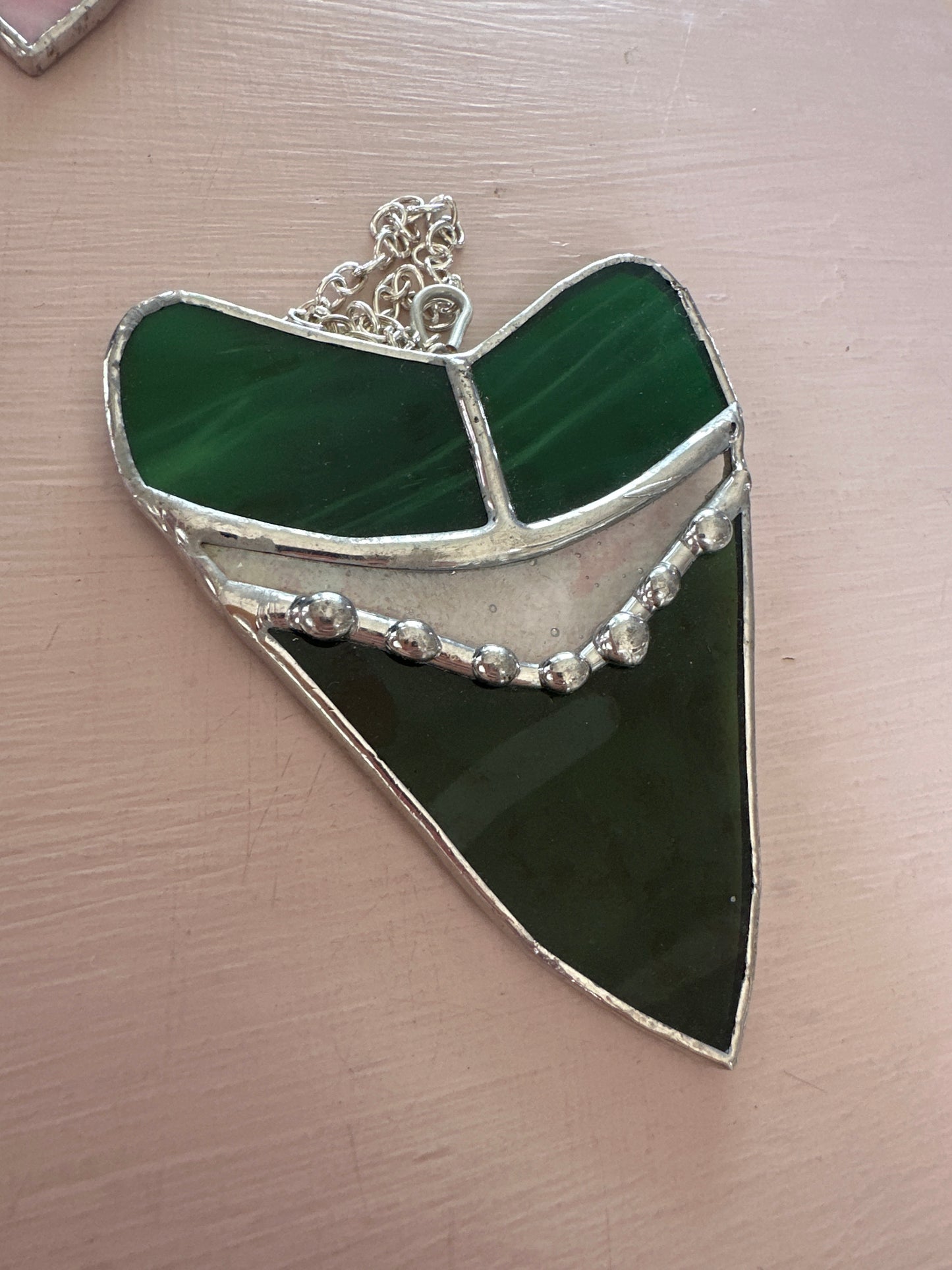 Lizard Glass Design - Shark tooth stained glass