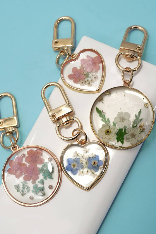 BAG CHARM-PRESSED DRIED FLOWER HEART ROUND | keychain