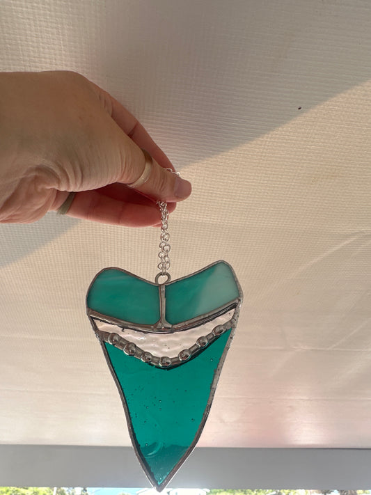 Lizard Glass Design - Shark tooth stained glass