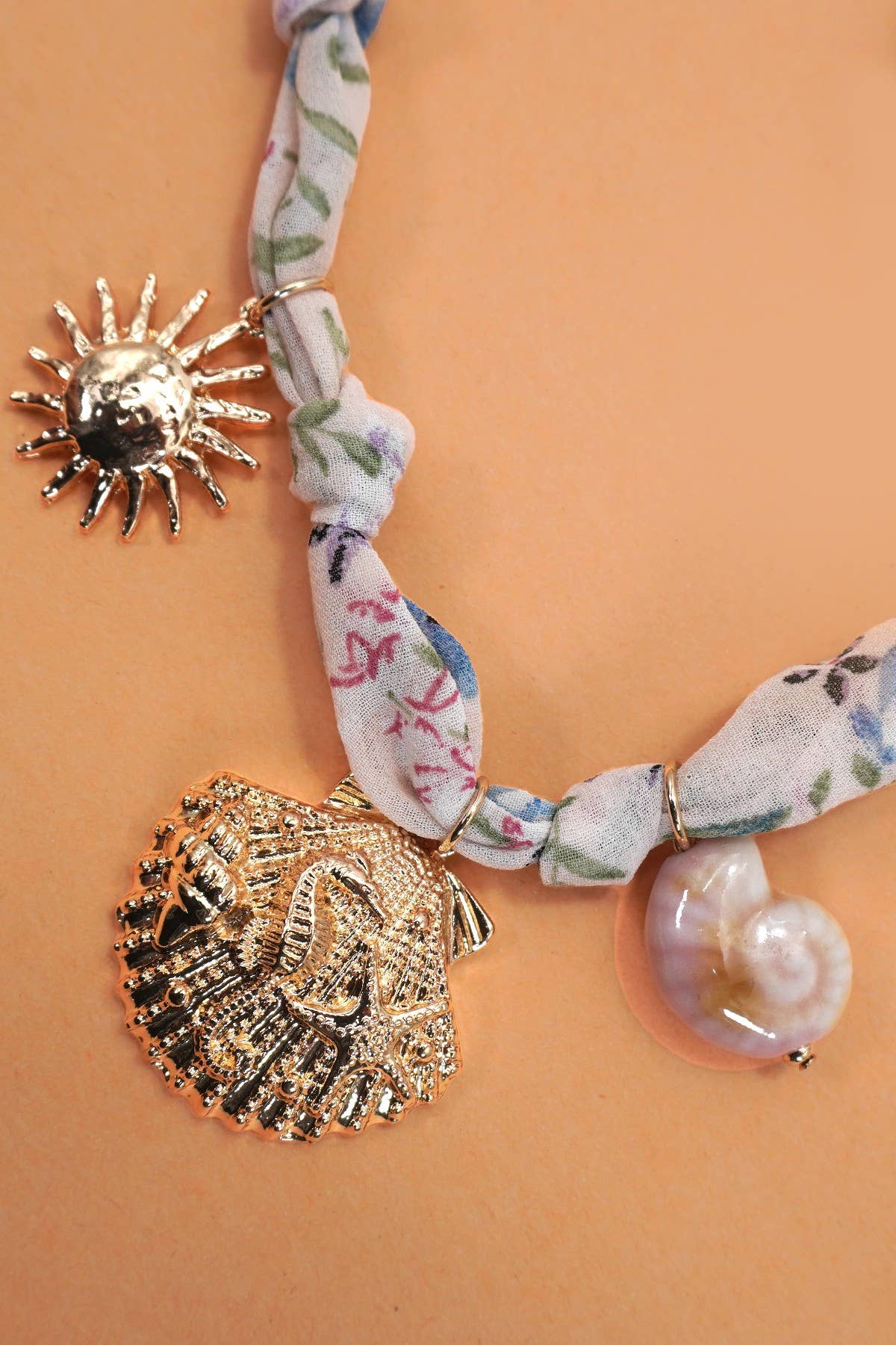 SCARF CHARM NECKLACE-SEASHELL SUN CERAMIC SHELL