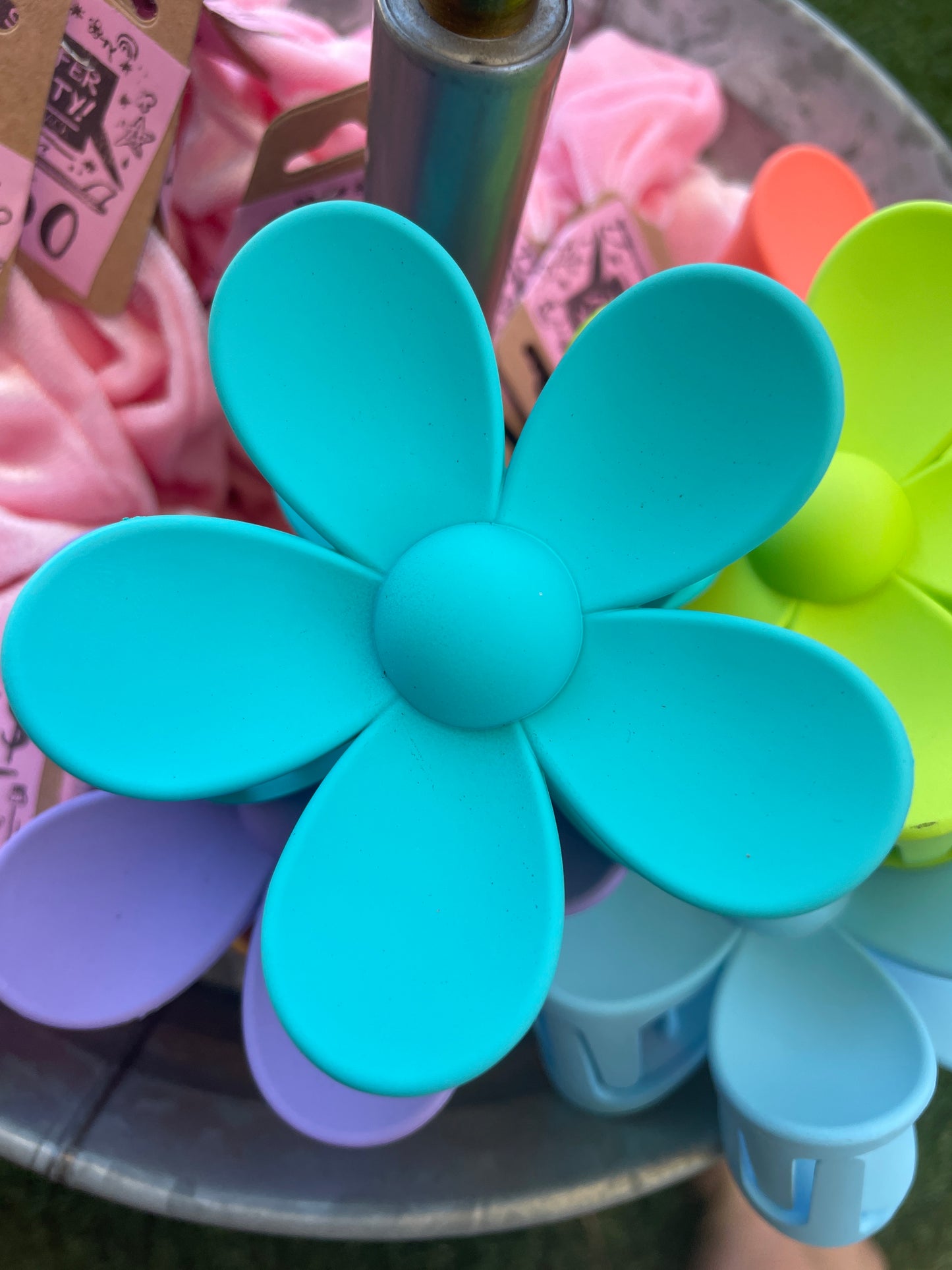 Daisy Clips