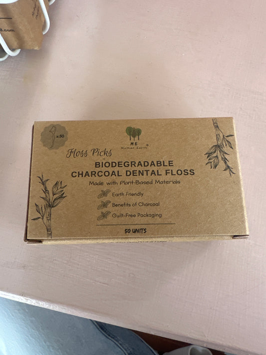 Charcoal dental floss Mother Earth